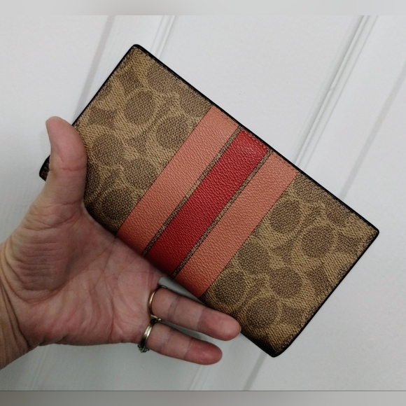 Coach Wallet New - Picture 2 of 9